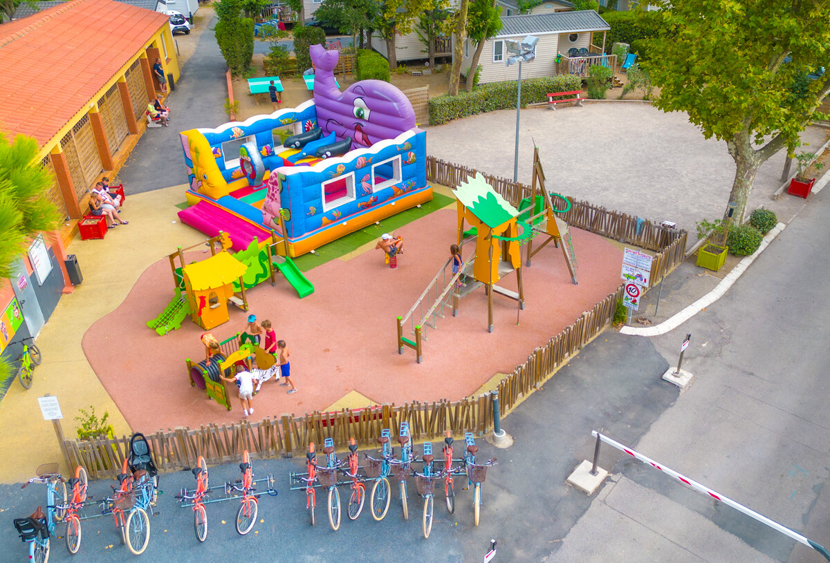 slider-14_marinette-vue-aerienne-aire-jeux-8817293.jpg