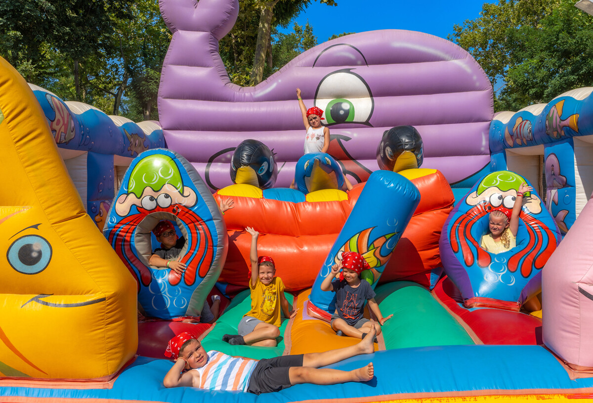 slider-9_marinette-jeu-gonflable-8817288.jpg